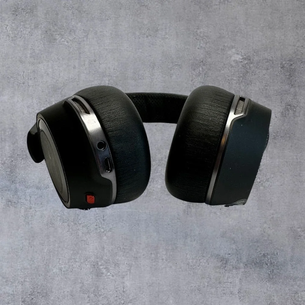Plantronics Voyager 8200 UC Bluetooth Headphones Black Red Noise Canceling-Read